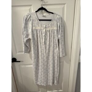 Soft Moments New York White Blue   Floral Nightgown Lace Ribbon Sz M cottagecore